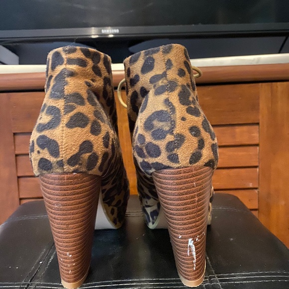 Shoes - Picture 2 of 3